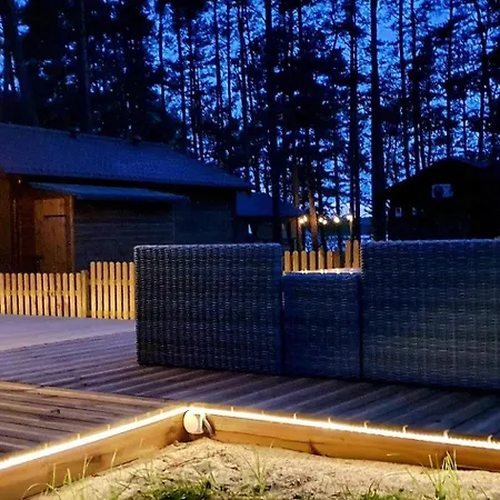 Lemo - Nad Samym Jeziorem, Nowe W Pelni Wyposazone Z Miejscem Parkingowym Hébergement de vacances Borsk