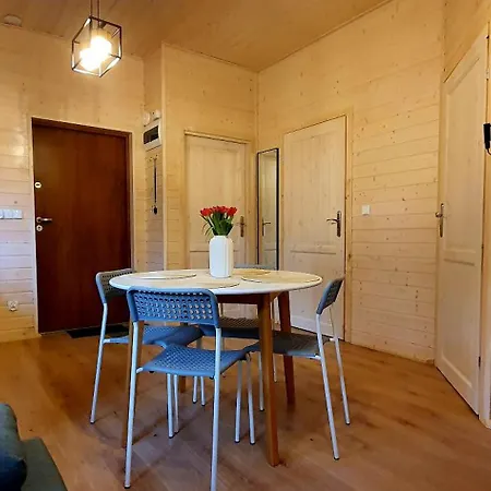 Lemo - Nad Samym Jeziorem, Nowe W Pelni Wyposazone Z Miejscem Parkingowym Hébergement de vacances Borsk