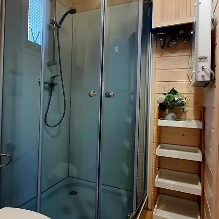 Lemo - Nad Samym Jeziorem, Nowe W Pelni Wyposazone Z Miejscem Parkingowym Semesterbostad *